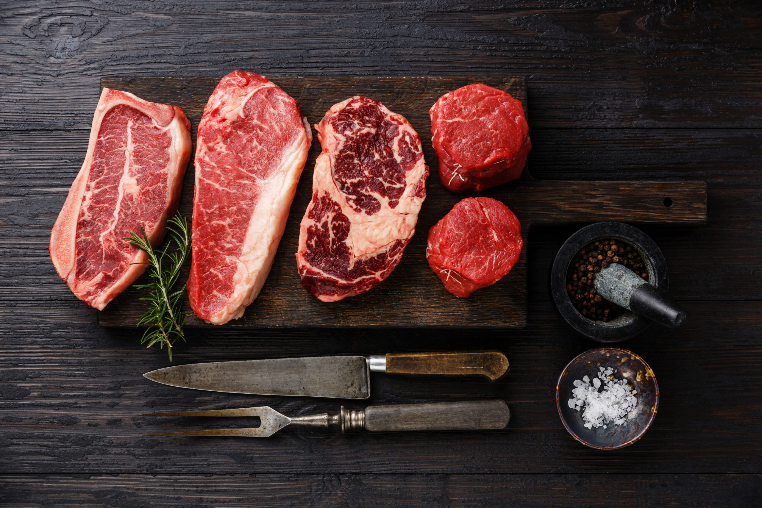 Beef_PremiumCuts_Bundle_Striploin_Ribeye_TenderloinFiletMignon_L